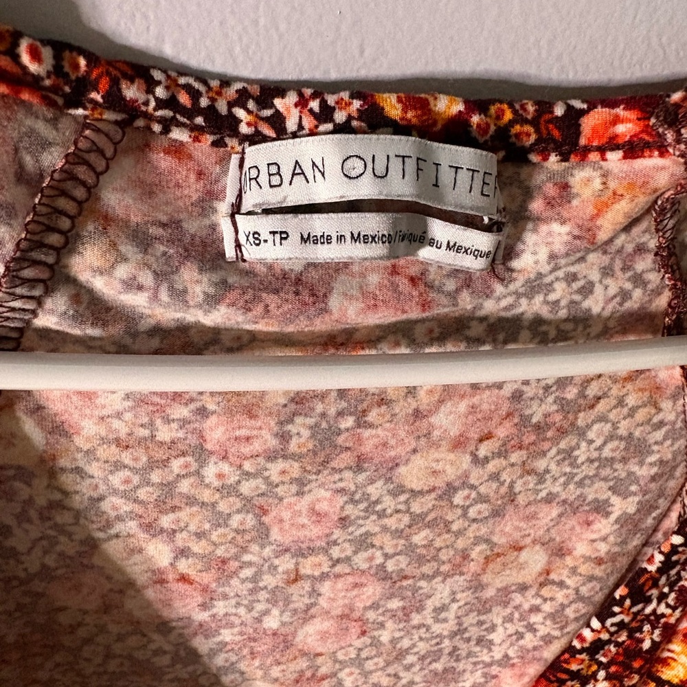 Urban Outfitters Floral V-Neck Short Sleeve Babydoll Dress in Rust Red XS - Picture 3 of 6